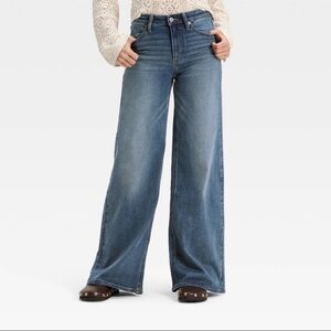Women's High-Rise Wide Leg Jeans - UniversalThread™ Vintage Medium  4, 6 & 10.